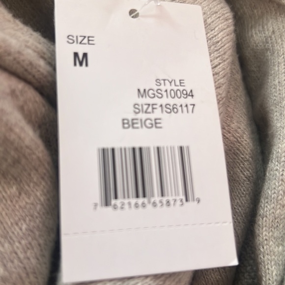 Fairlane and Sons V Neck Pull Over Sweater Beige Size Medium NWT - Picture 3 of 3